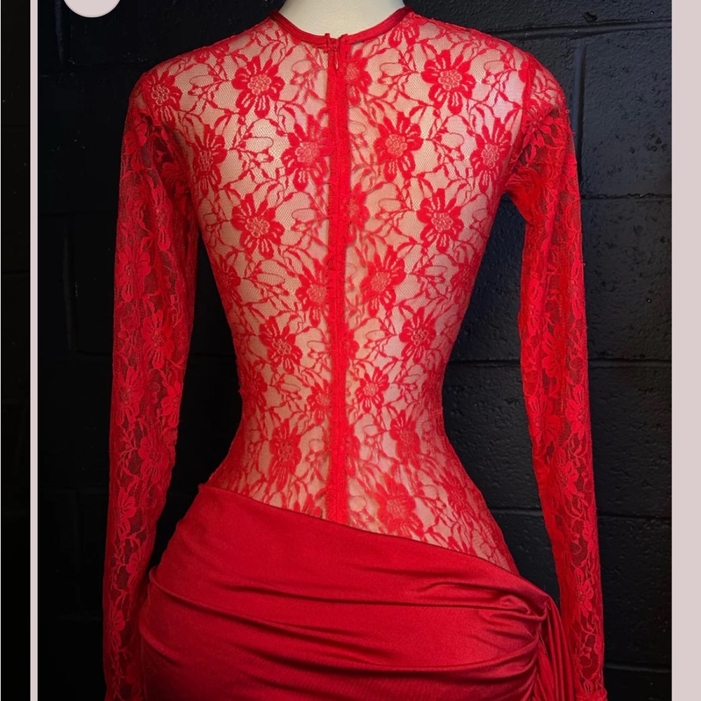 Elegant Red Lace Mini Dress